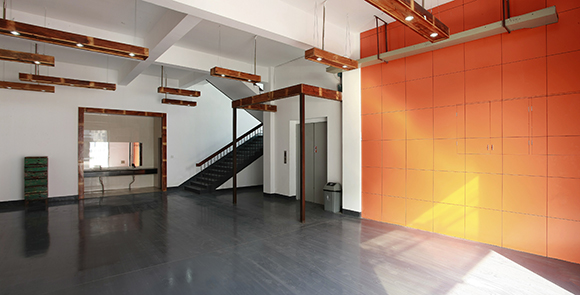 创业传奇人物,创业故事,创业成功案例-商用地产